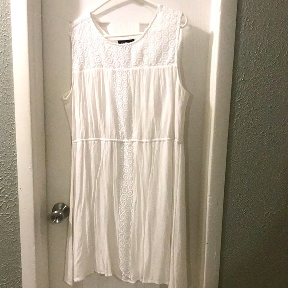 Lane Bryant White sleeveless knee length - Picture 4 of 4